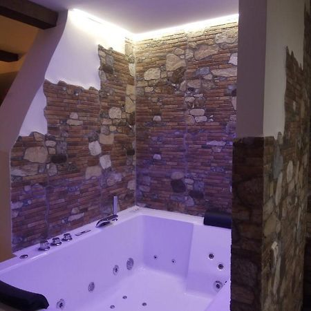 Suite Love Jacuzzi Uceda Extérieur photo