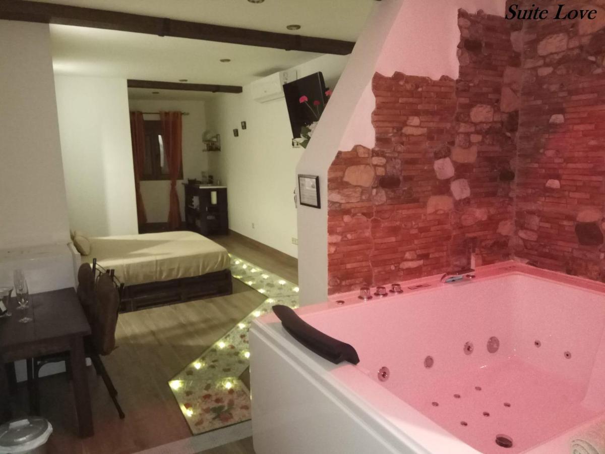 Suite Love Jacuzzi Uceda Extérieur photo